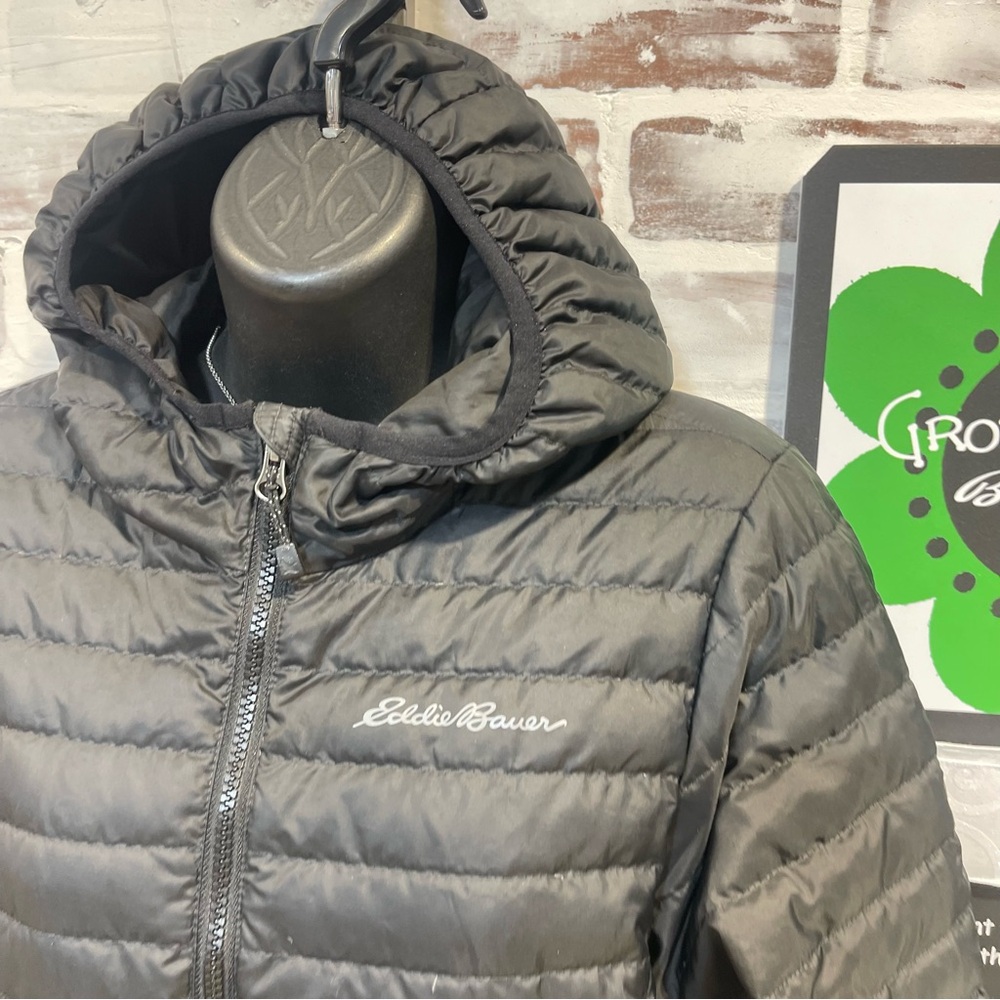Eddie Bauer Women's small Black Puffer Coat - Picture 2 of 9